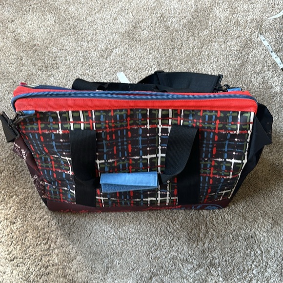 Reisenthel script print hinged duffle tote - Picture 9 of 13